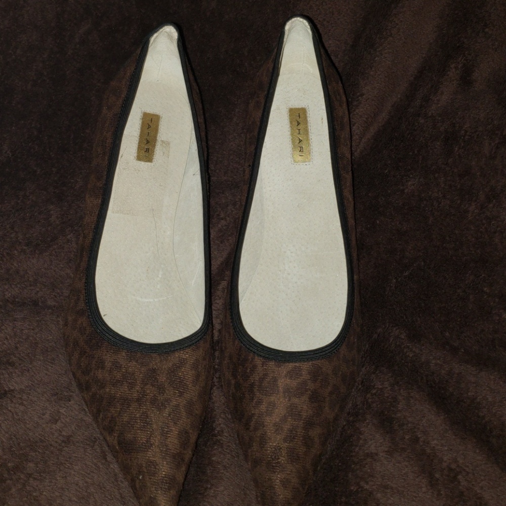 Women's dark leopard kitten heels
